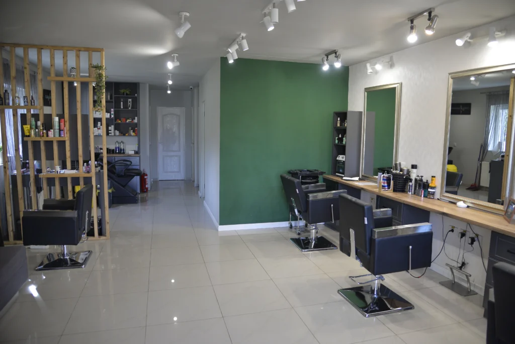 Eleazar's Hair Studio S.R.L.