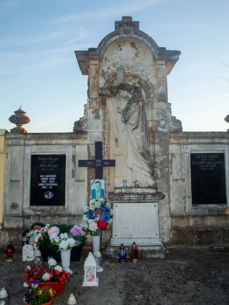 Cimitirul Orașului Deta