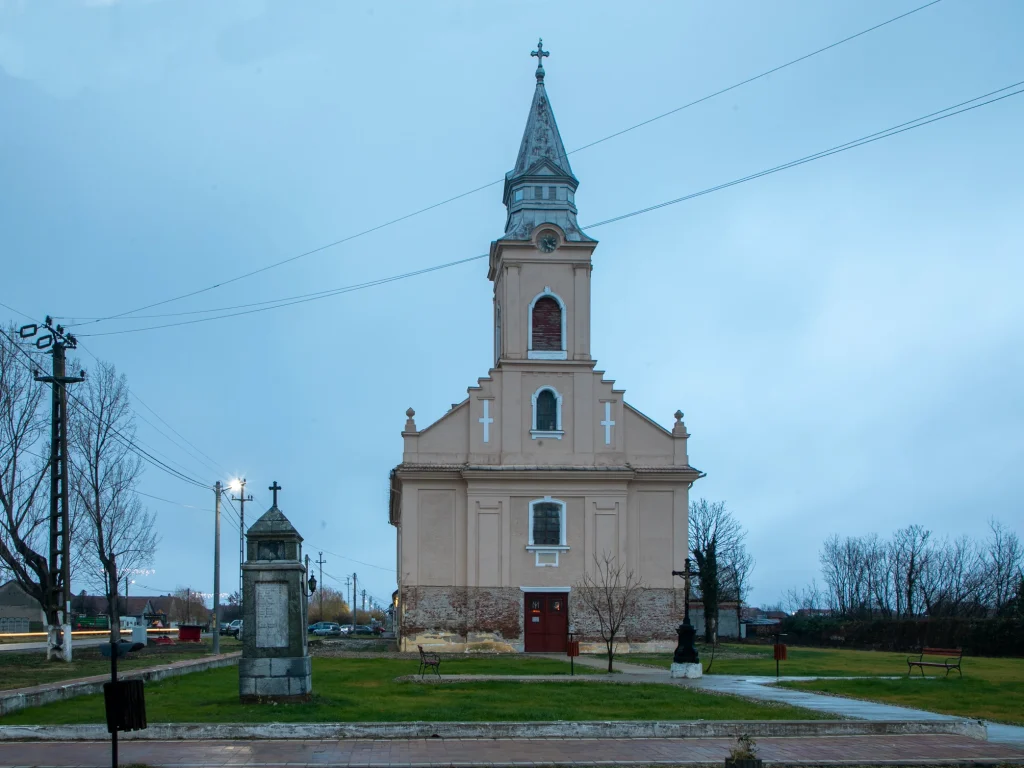Monumentele eroilor căzuți în cele două Războaie Mondiale