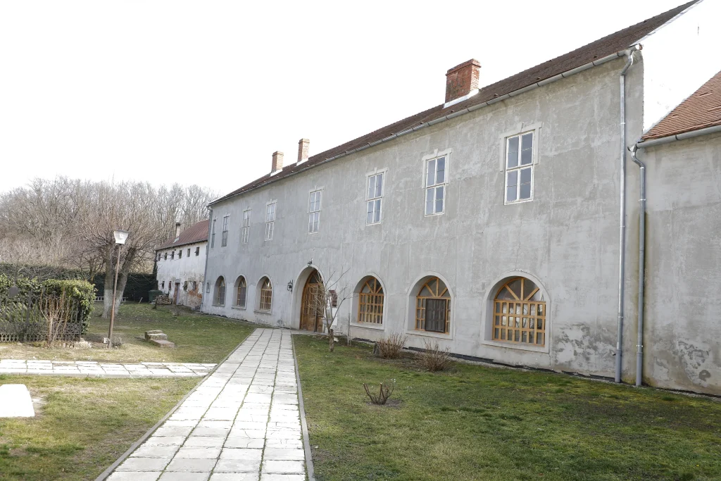 Biserica Mănăstirii sârbeşti „Sfântul Gheorghe”