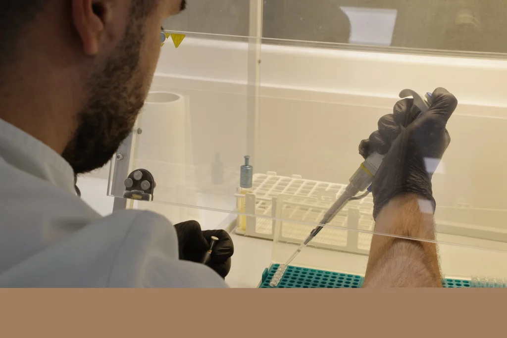 Laboratorul MS 2000