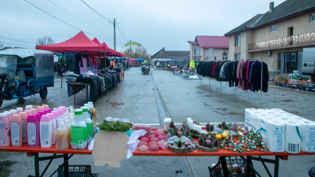 Piața locală Măureni