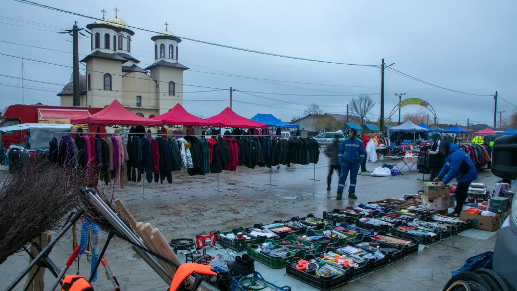 Piața locală Măureni