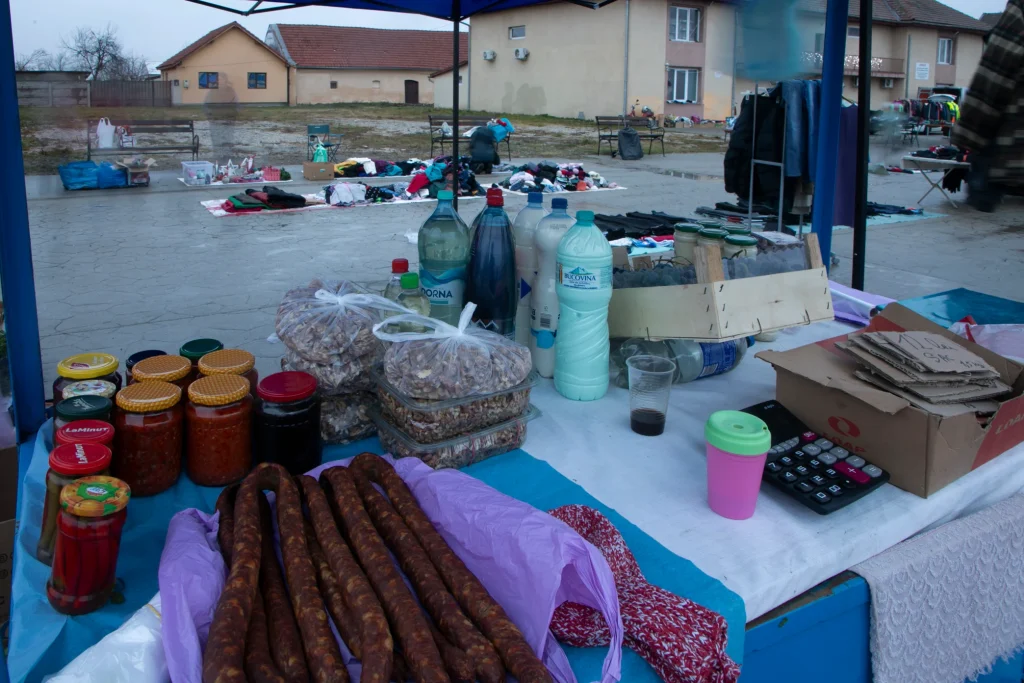 Piața locală Măureni