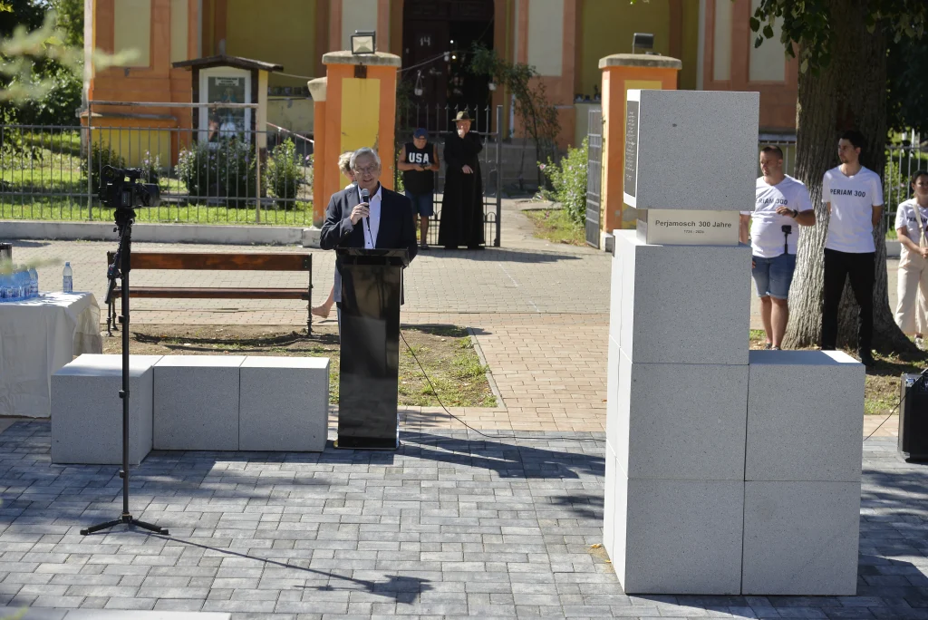 Monumentul ”Periam 300”