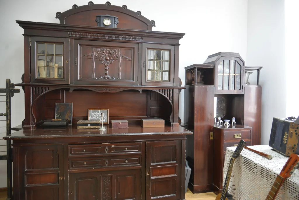 Biblioteca și Muzeul Dimitrie Țichindeal
