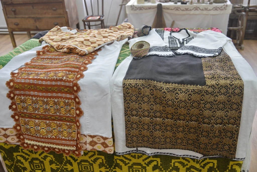 Biblioteca și Muzeul Dimitrie Țichindeal