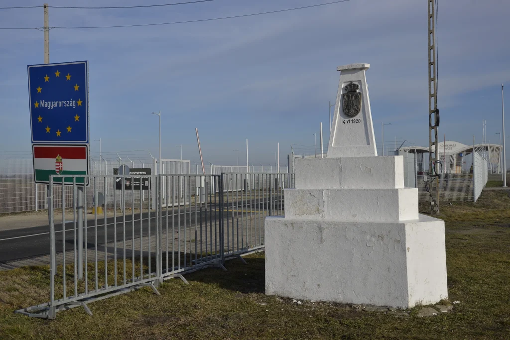 Monumentul Triplex Confinium