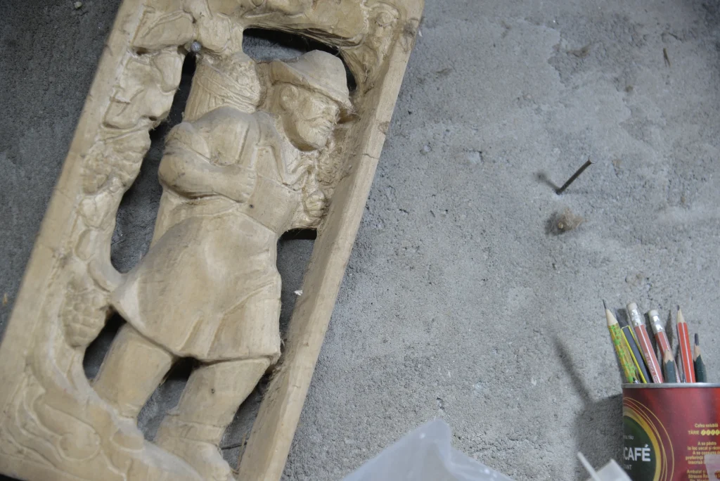Ovidiu Popa, meșter tâmplar și sculptor