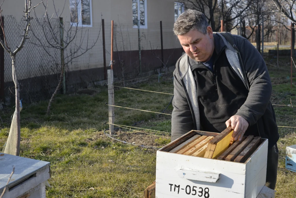 Gavril Florin și Gavril Claudia, apicultori
