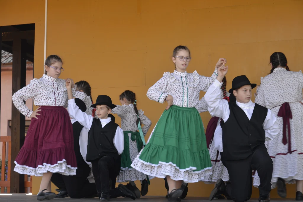 Balul Vălcănenților - Festival de toamnă