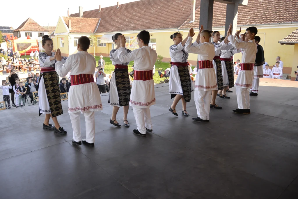 Balul Vălcănenților - Festival de toamnă