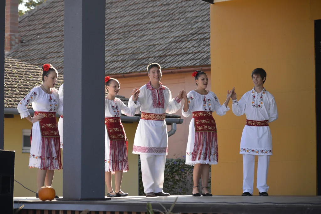 Balul Vălcănenților - Festival de toamnă